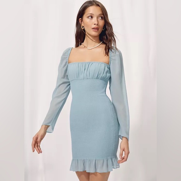 Aritzia Dresses & Skirts - Aritzia Wilfred Ballad Long Sleeve Ruched Mini Dress